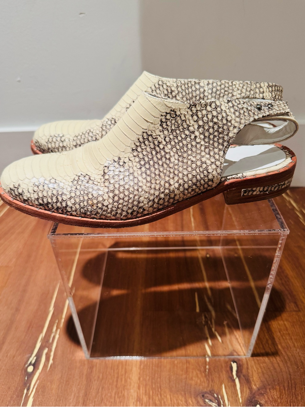 Freda Salvador, The ‘Rush’ Cream & Taupe Snakeskin Slingback Shoes. Size 9.5